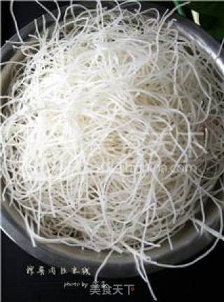 [ten Minutes Delicious Breakfast] Rice Noodles with Mustard and Pork recipe