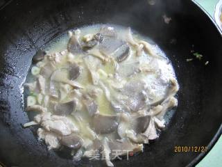 Stewed Pleurotus with Meat recipe