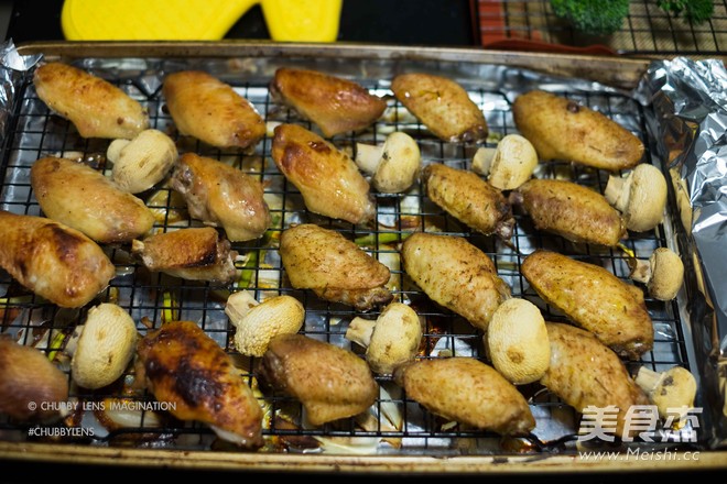 Using The Oven to Make Grilled Chicken Wings-two-color Grilled Wings recipe