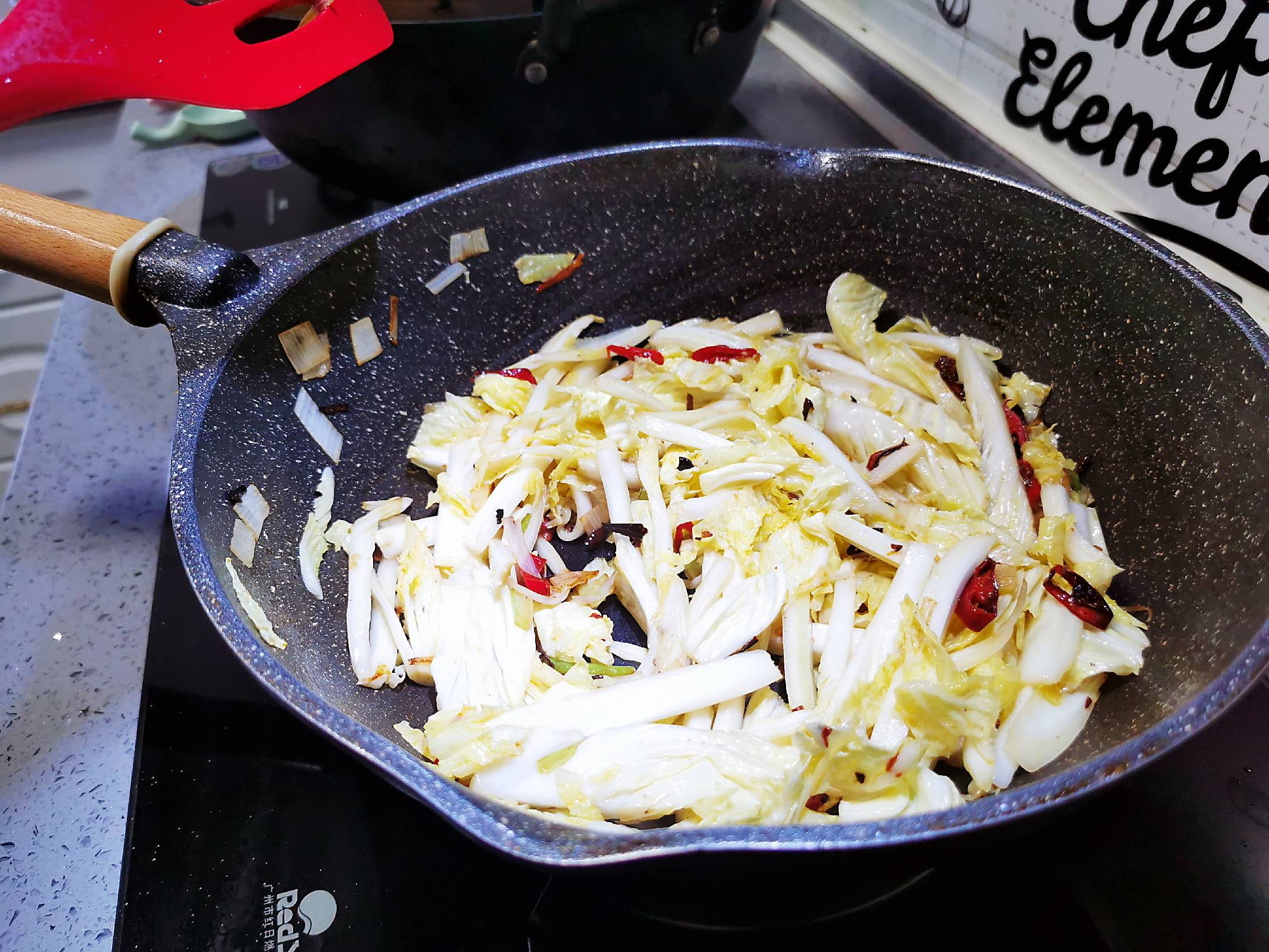 Sour and Spicy Cabbage Bento recipe