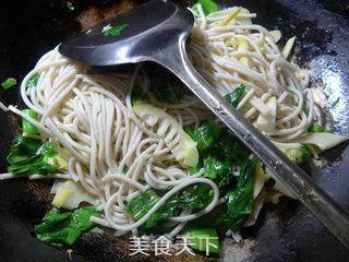 Stir-fried Noodles with Cabbage Egg and Bamboo Shoots recipe