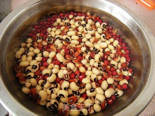 Girls Replenishing Qi and Blood-red Bean Brown Sugar Congee recipe