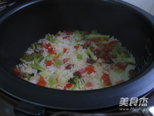 Braised Rice with Sausage and Mixed Vegetables recipe