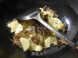 Fried Potatoes with Bamboo Shoots and Squid recipe