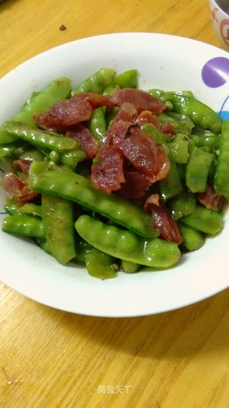 Teach You How to Stir-fry-fried Sausage with Snow Peas recipe
