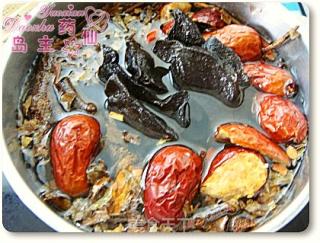 Nourishing Blood and Solidifying Hair is that Simple-mulberry Shouwu Egg Tea recipe