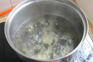 Sweet Taro Soup with Chicken Feces and Vine recipe