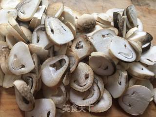 Stir-fried Beans with Straw Mushroom recipe