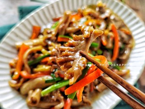 Spicy Stir-fried Duck with Oyster Sauce recipe