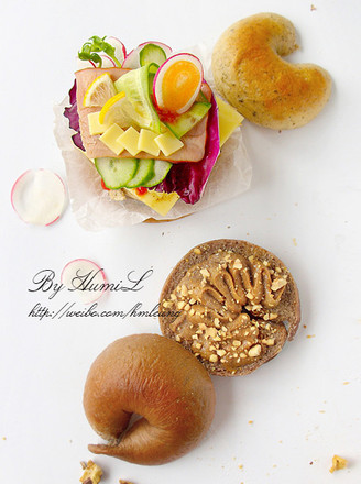 Double-sweet and Salty Bagel Sandwich