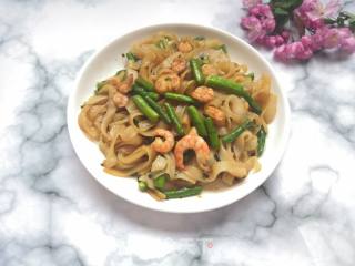 Stir-fried Hor Fun with Shrimp and Asparagus recipe