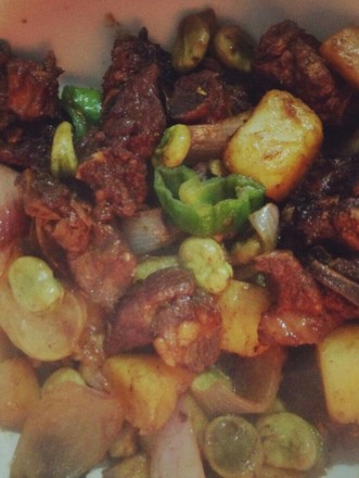 Braised Pork Ribs with Broad Beans and Potatoes