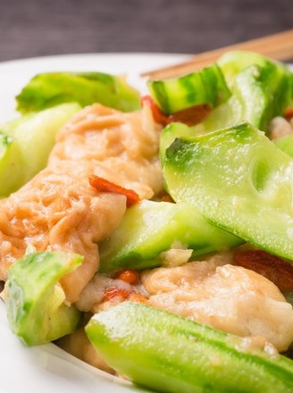 Stir-fried Loofah with Oily Gluten recipe