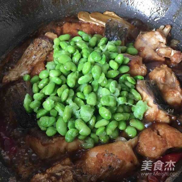 Braised Green Peas and Fish Cubes recipe
