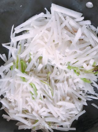 Vegetarian Stir-fried Chili and White Radish recipe