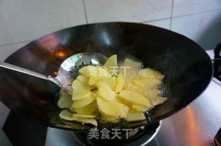 Stir-fried Potato Chips with Pork Belly recipe