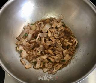Stir-fried Pork Belly with Cowpeas recipe