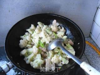 Cauliflower with Tomatoes recipe