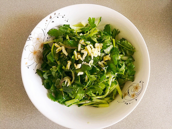 Cucumber Mixed with Coriander recipe