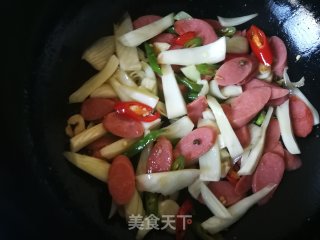Stir-fried Ham Sausage with Fennel Balls recipe