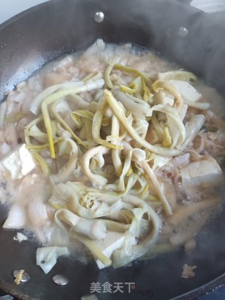 Sour Cabbage Stewed Pork Bones recipe