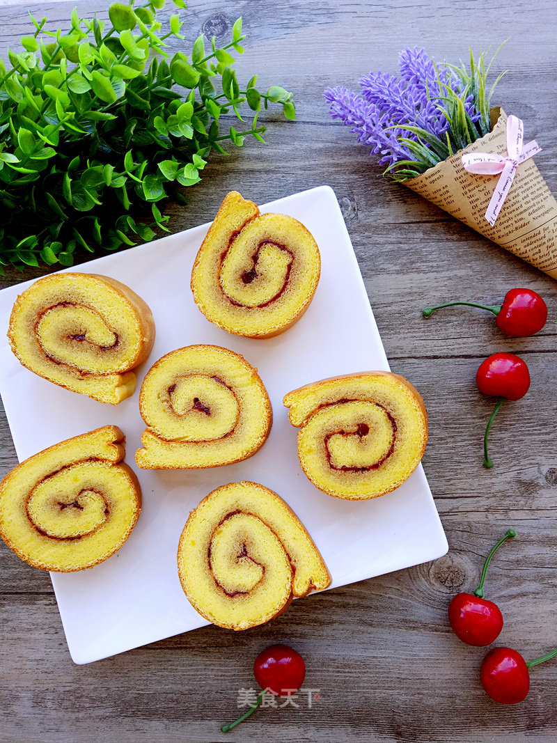 Strawberry Jam Roll Cake recipe
