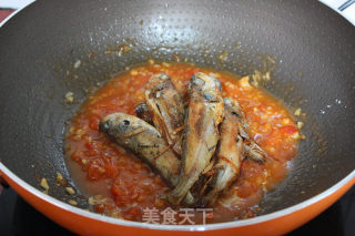 Small Yellow Croaker with Tomato Sauce recipe