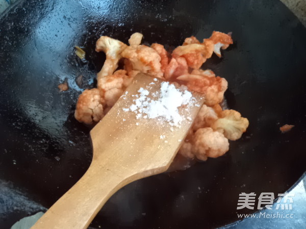 Stir-fried Cauliflower with Tomato Sauce recipe