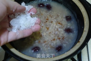 Nourishing Blood and Nourishing Beauty-red Rice and Coix Seed Porridge recipe