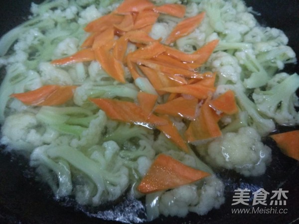 Vegetarian Stir-fried Organic Cauliflower recipe