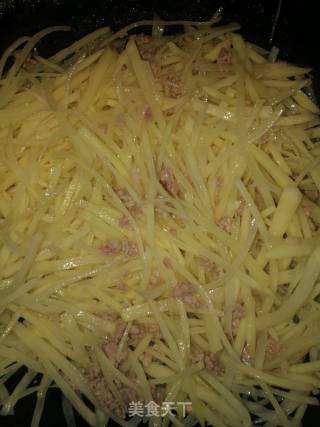 Shredded Potatoes with Minced Meat recipe