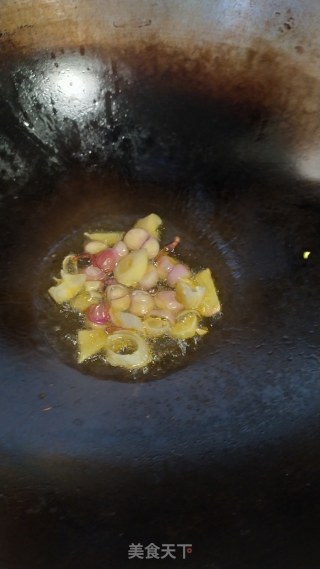 Stir-fried Fresh Scallops with Hot Peppers recipe