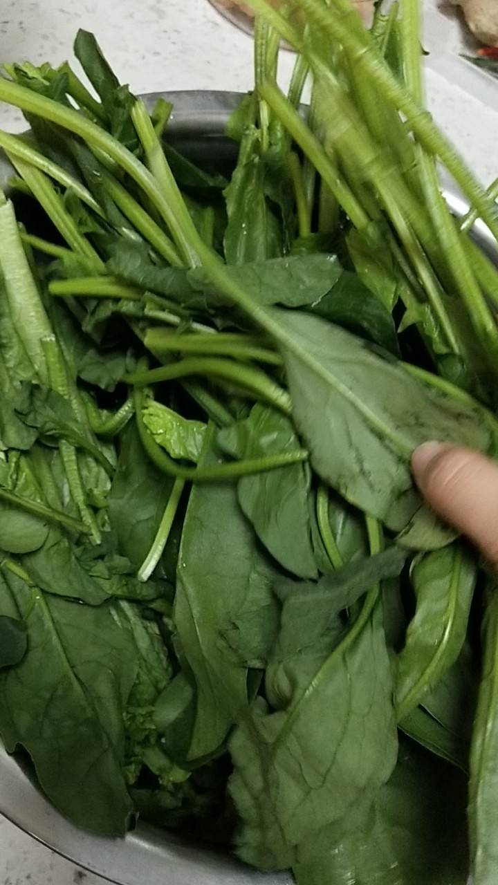 Sour and Appetizing Cold Spinach recipe