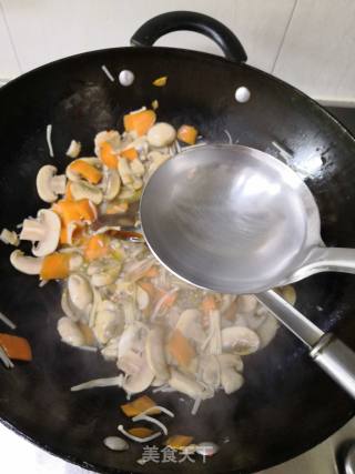 Stir-fried Mushrooms with Mixed Vegetables recipe