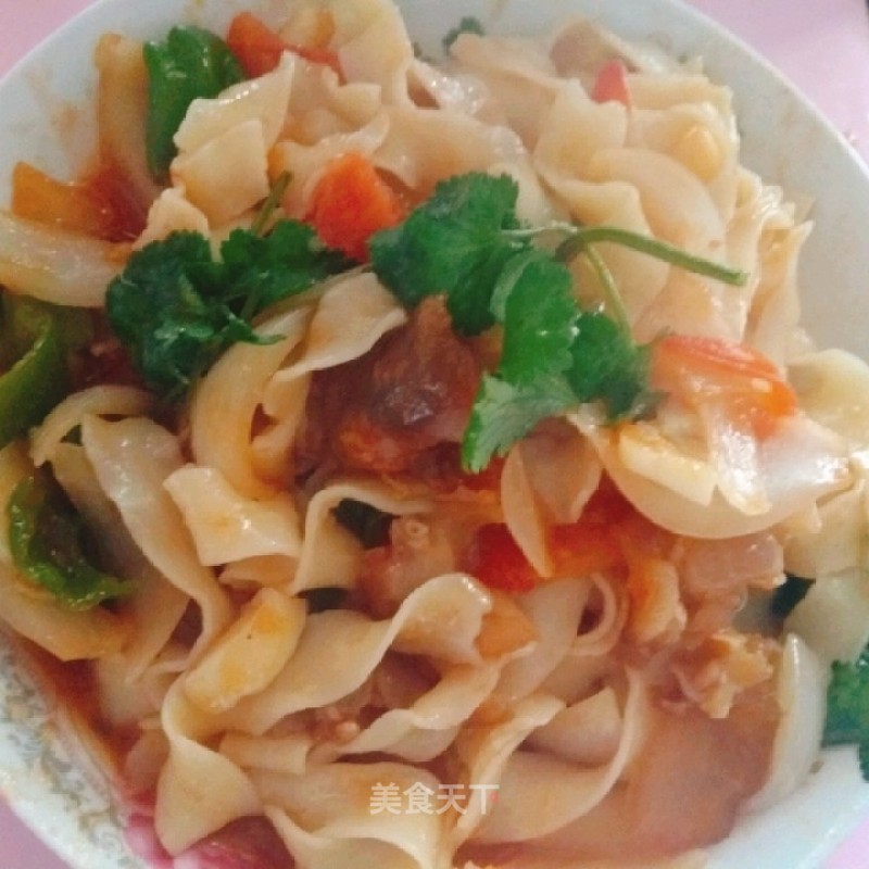Stir-fried Noodles with Tomato and Beef