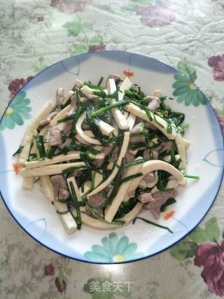 Stir-fried Bean Curd with Leek recipe