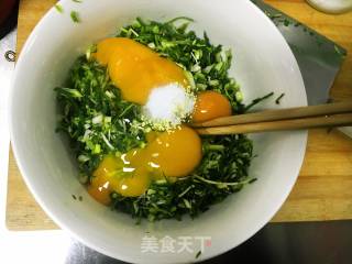 Wild Onion Fried Eggs recipe