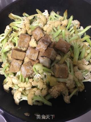 Stir-fried Cauliflower with Tofu in Oil recipe