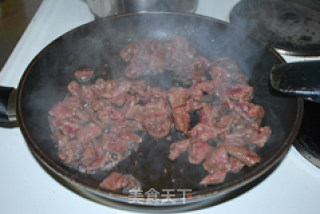 Stir-fried Elk Meat with Red Pepper and Green Onion recipe