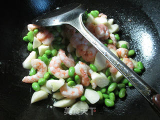 Stir-fried Edamame with Shrimp and Zizania White recipe