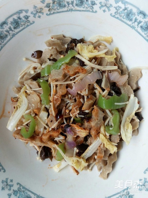 Noodles with Mushrooms and Nuts recipe