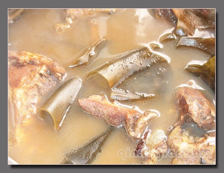 Prunella Kelp in Pot with Pork Bones recipe