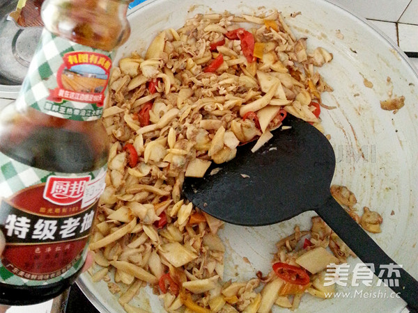 Spicy Stir-fried Spicy Pleurotus recipe