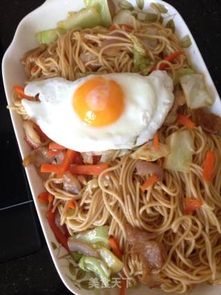 Fried Noodles with Poached Egg Sauce recipe