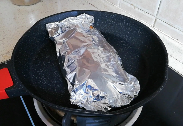 Grilled Crucian Carp in Tin Foil recipe