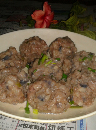 Steamed Beef and Lotus Root Meatballs