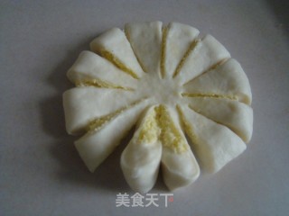 Coconut Chrysanthemum Bread recipe