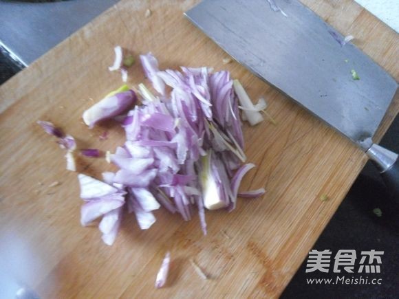 Stir-fried Spaghetti with Onions recipe