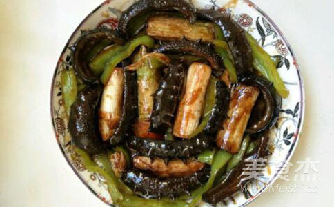 Grilled Sea Cucumber with Green Onion and Green Pepper recipe