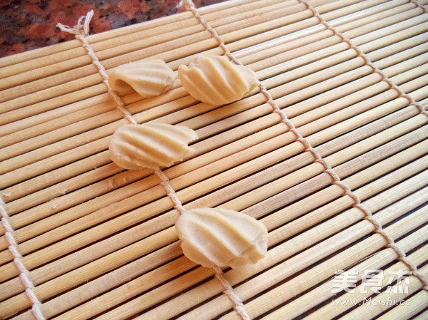 Stir-fried Noodles with Beef Cat's Ears recipe